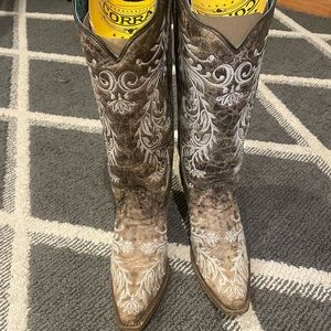 Corral boots